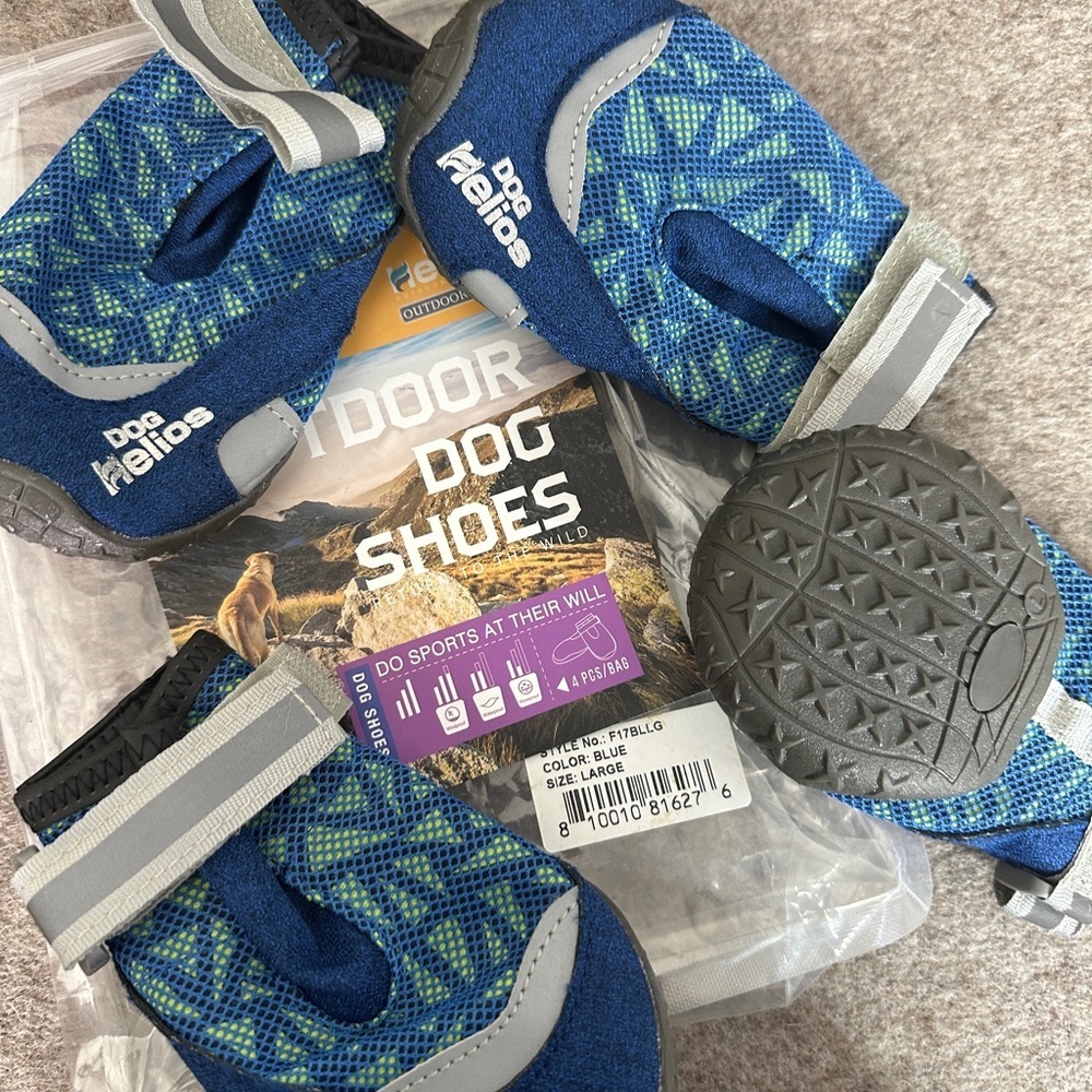 New In Package Large Outdoors Helios Dog Shoes